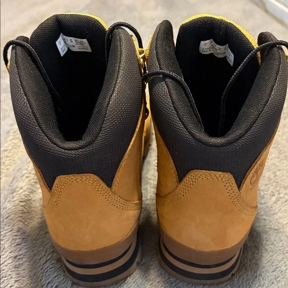 NWOT Timberland Women's Euro Hiker Waterproof Brown Boots Sz 9 - Picture 3 of 7